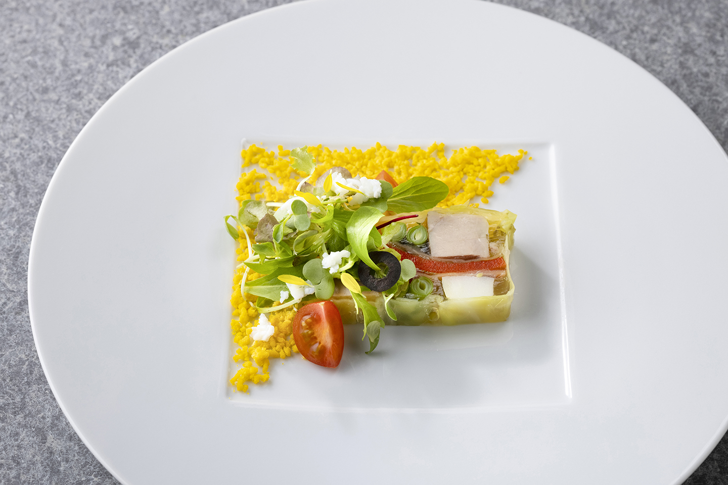 Standard hotel room with twin beds, modern amenities and large window with mountain view